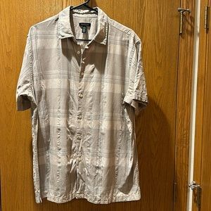 Men’s Van Heusen shirt sleeve button down